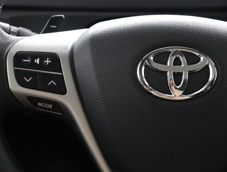 Toyota Verso - 1.8 VVT-i Dynamic Business Limited 19