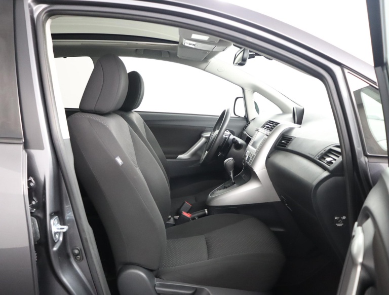Toyota Verso - 1.8 VVT-i Dynamic Business Limited 22