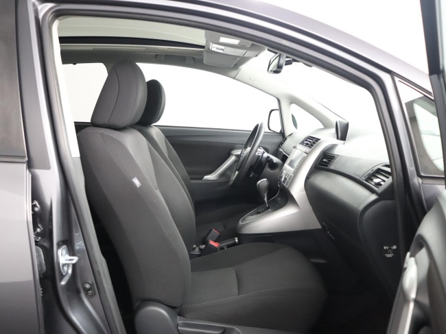 Toyota Verso - 1.8 VVT-i Dynamic Business Limited