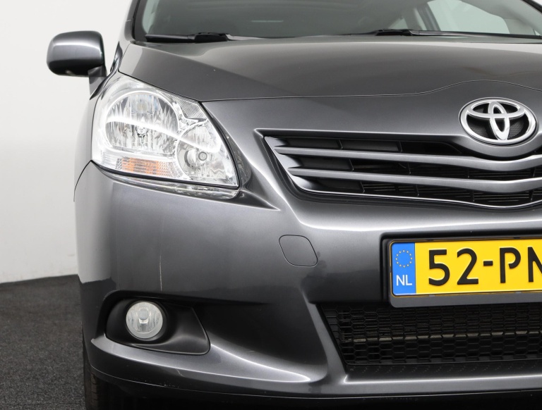 Toyota Verso - 1.8 VVT-i Dynamic Business Limited 33