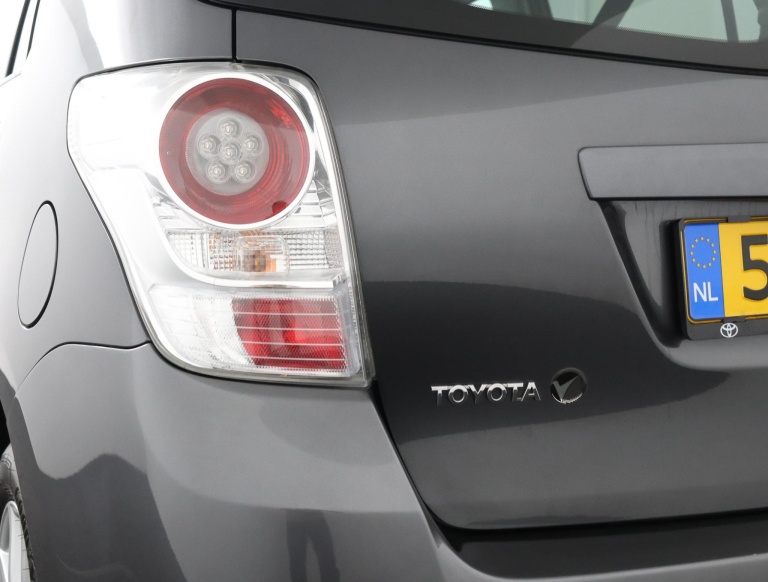 Toyota Verso - 1.8 VVT-i Dynamic Business Limited 43