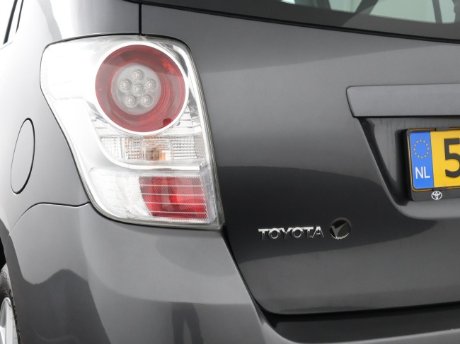 Toyota Verso - 1.8 VVT-i Dynamic Business Limited