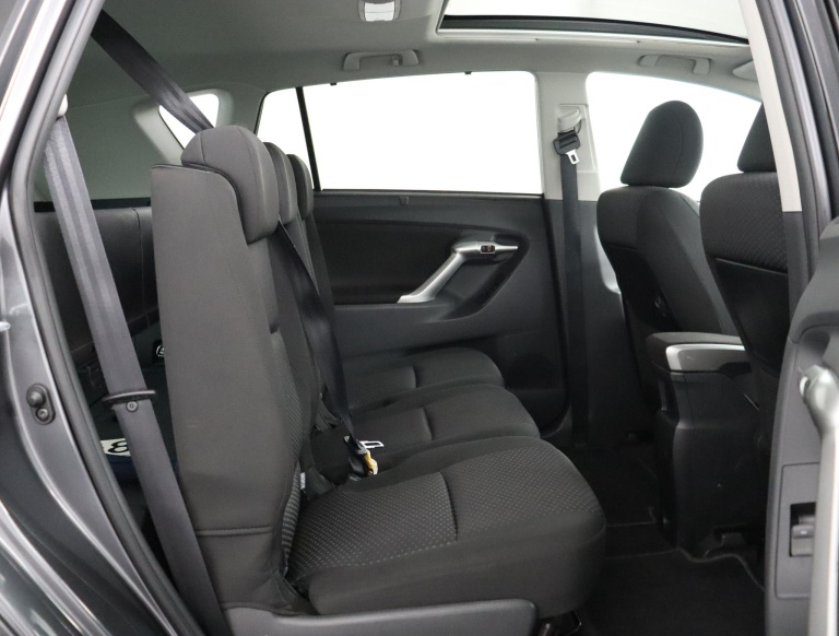Toyota Verso - 1.8 VVT-i Dynamic Business Limited 46