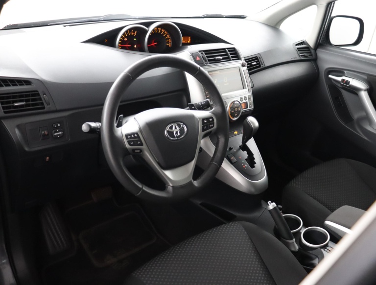 Toyota Verso - 1.8 VVT-i Dynamic Business Limited 59