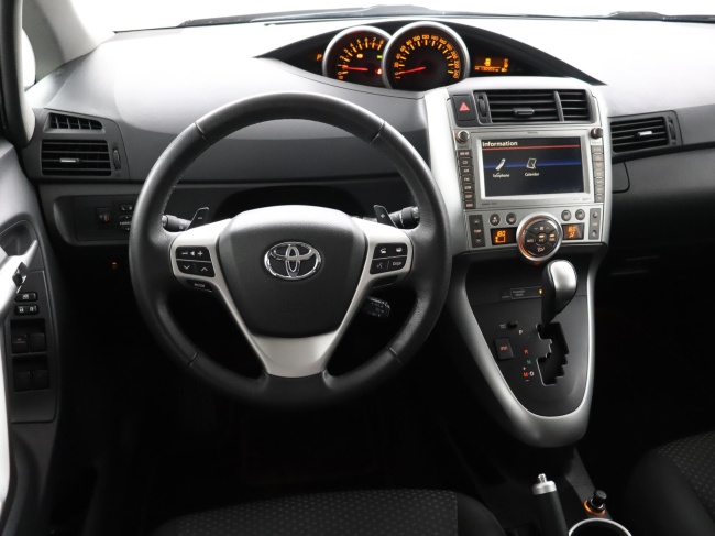 Toyota Verso - 1.8 VVT-i Dynamic Business Limited