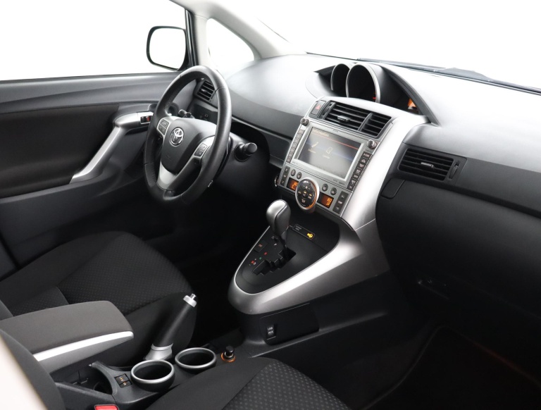 Toyota Verso - 1.8 VVT-i Dynamic Business Limited 63