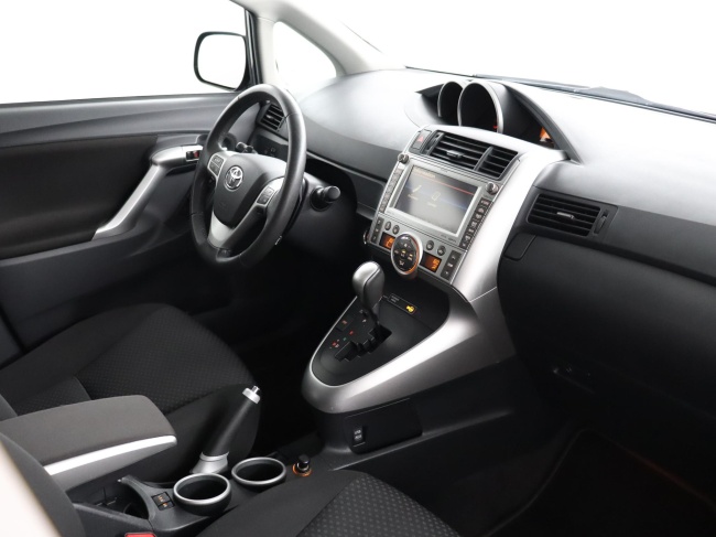 Toyota Verso - 1.8 VVT-i Dynamic Business Limited