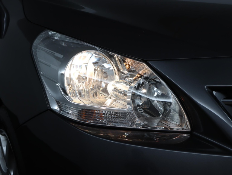 Toyota Verso - 1.8 VVT-i Dynamic Business Limited 66