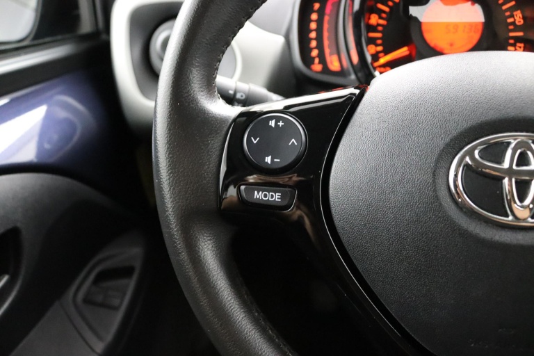 Toyota Aygo - 1.0 VVT-i x-play 16