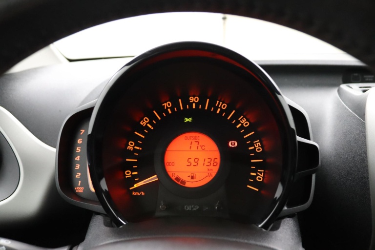 Toyota Aygo - 1.0 VVT-i x-play 20