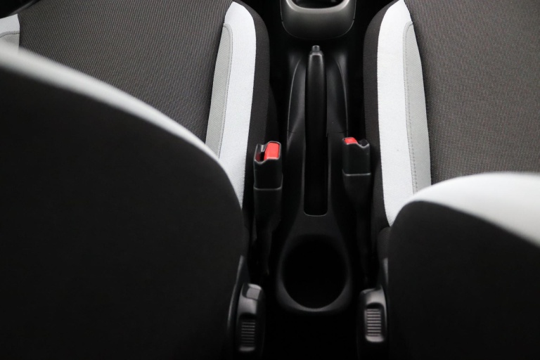 Toyota Aygo - 1.0 VVT-i x-play 35