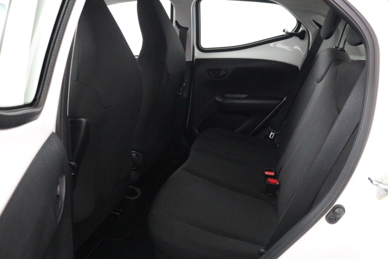 Toyota Aygo - 1.0 VVT-i x-fun 16