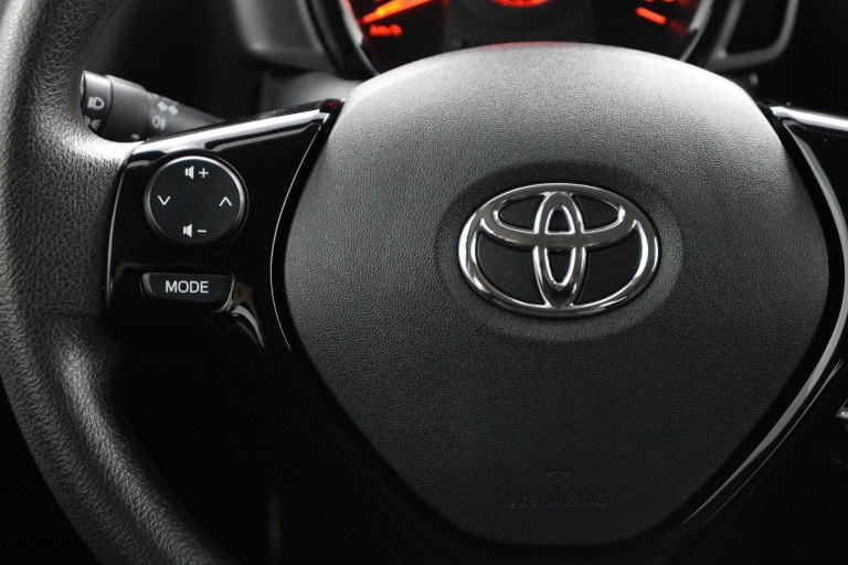 Toyota Aygo - 1.0 VVT-i x-fun 17