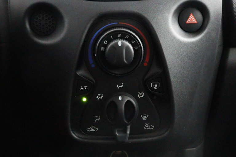 Toyota Aygo - 1.0 VVT-i x-fun 46