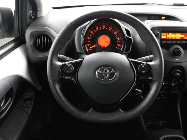 Toyota Aygo - 1.0 VVT-i x-fun