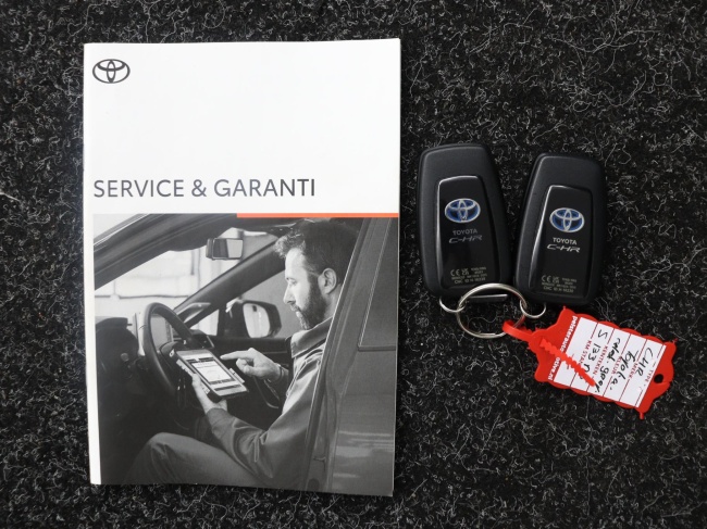 Toyota C-HR - 2.0 Hybrid Business Plus