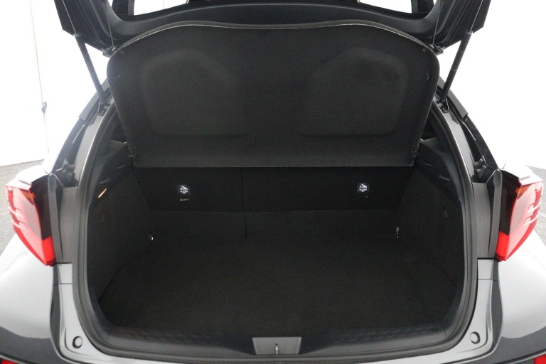 Toyota C-HR - 2.0 Hybrid Business Plus 23