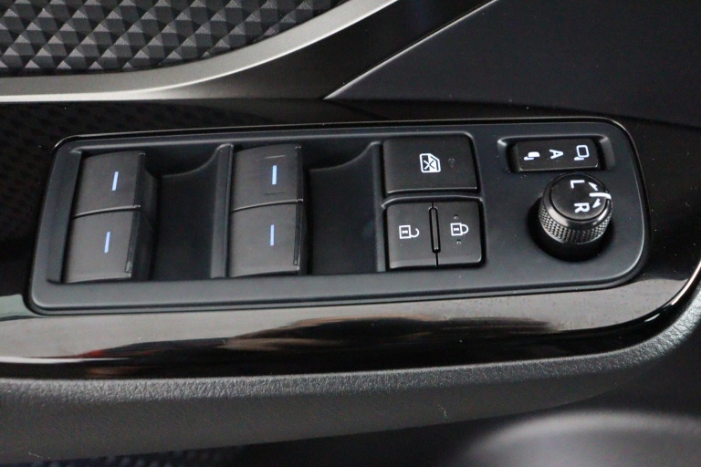 Toyota C-HR - 2.0 Hybrid Business Plus 29