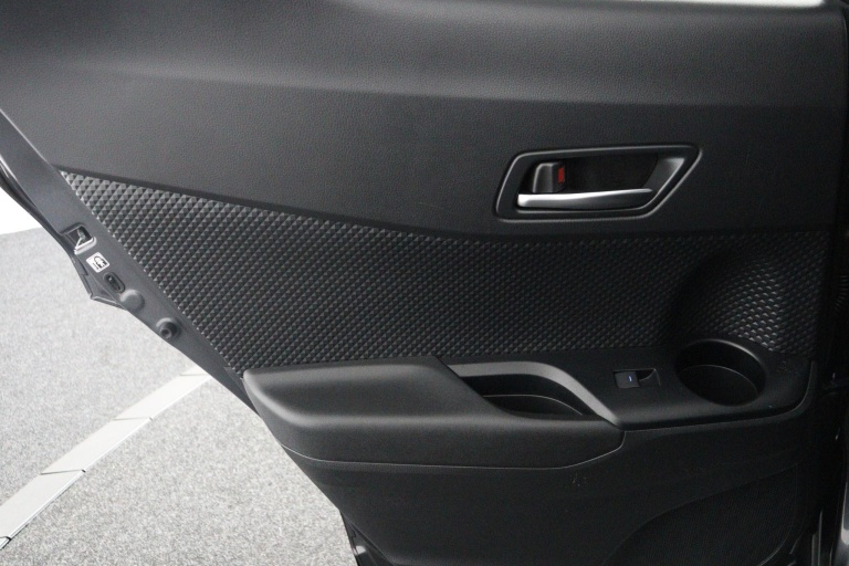 Toyota C-HR - 2.0 Hybrid Business Plus 68