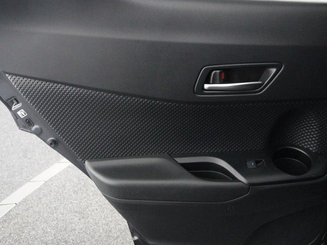 Toyota C-HR - 2.0 Hybrid Business Plus