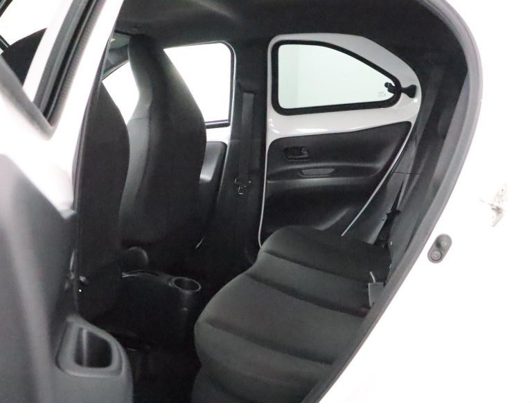 Toyota Aygo X - 1.0 VVT-i S-CVT Pulse 18