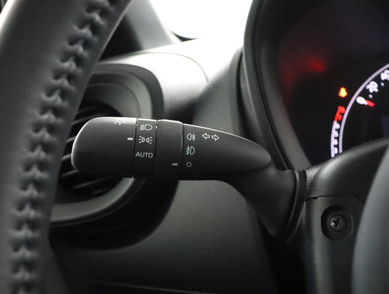 Toyota Aygo X - 1.0 VVT-i S-CVT Pulse 29