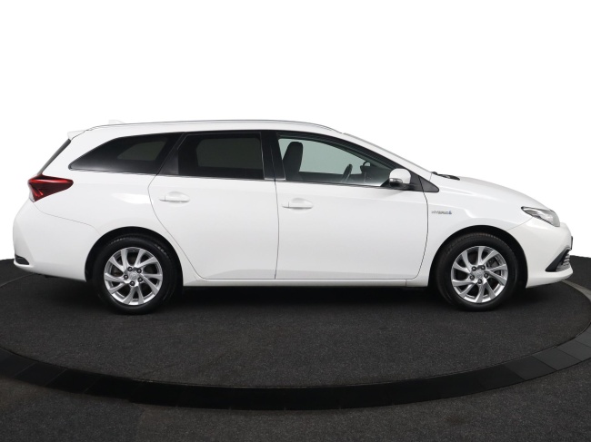 Toyota Auris Touring Sports - 1.8 Hybrid Dynamic Go