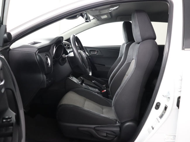 Toyota Auris Touring Sports - 1.8 Hybrid Dynamic Go