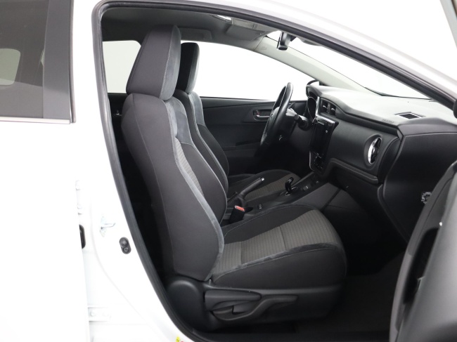 Toyota Auris Touring Sports - 1.8 Hybrid Dynamic Go