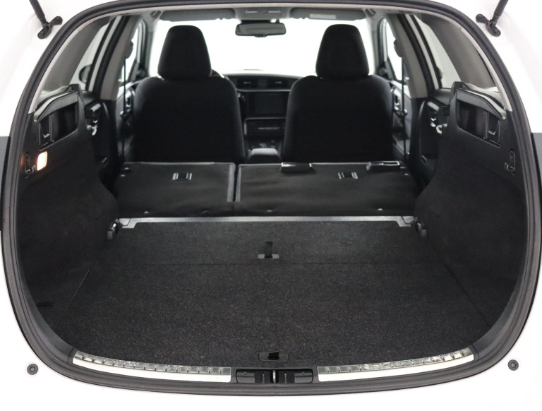 Toyota Auris Touring Sports - 1.8 Hybrid Dynamic Go 25