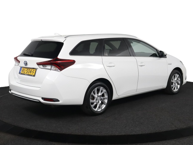 Toyota Auris Touring Sports - 1.8 Hybrid Dynamic Go