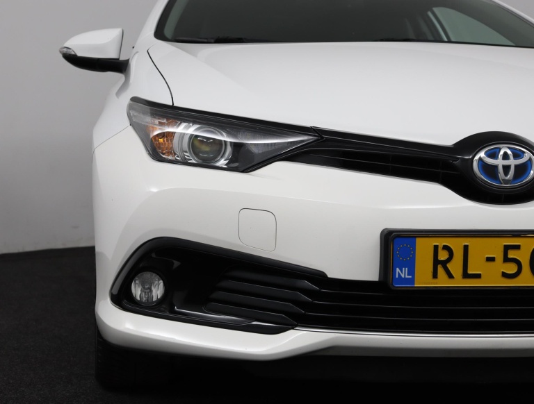Toyota Auris Touring Sports - 1.8 Hybrid Dynamic Go 32