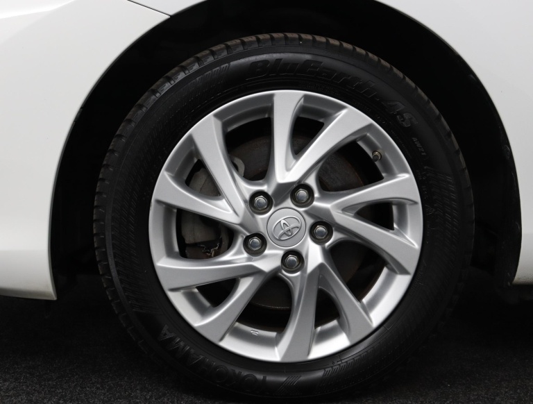 Toyota Auris Touring Sports - 1.8 Hybrid Dynamic Go 38