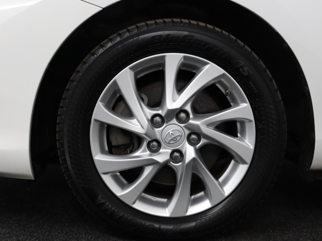 Toyota Auris Touring Sports - 1.8 Hybrid Dynamic Go