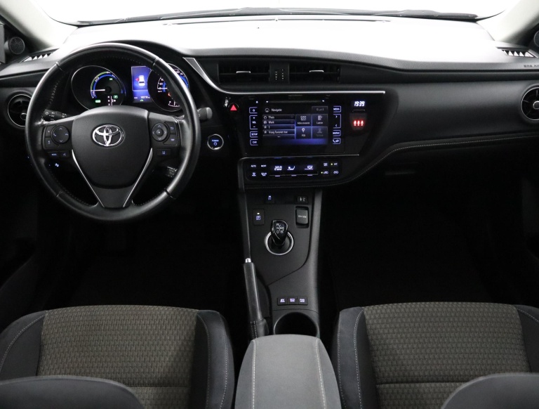 Toyota Auris Touring Sports - 1.8 Hybrid Dynamic Go 4