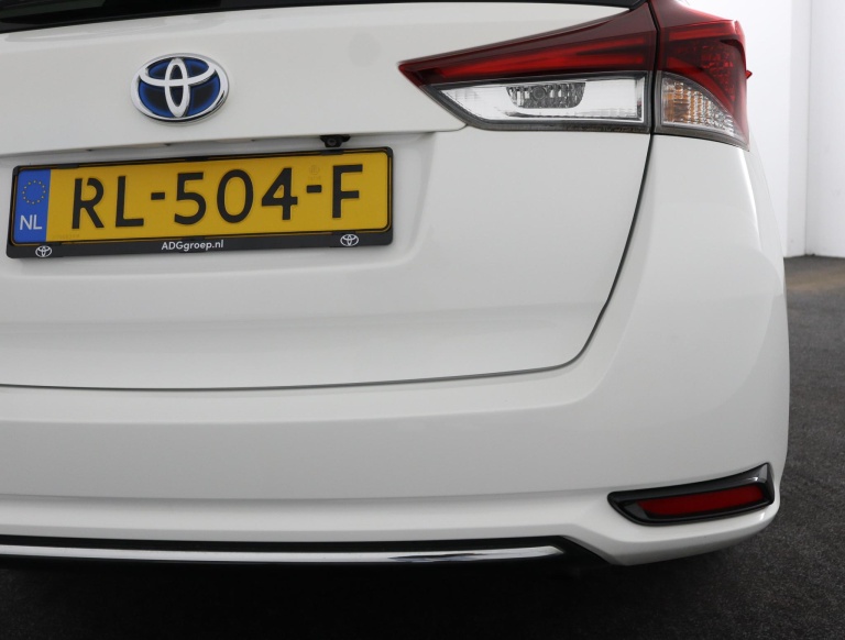 Toyota Auris Touring Sports - 1.8 Hybrid Dynamic Go 45