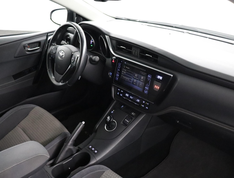 Toyota Auris Touring Sports - 1.8 Hybrid Dynamic Go 63