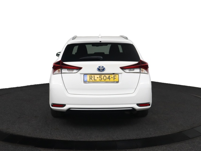 Toyota Auris Touring Sports - 1.8 Hybrid Dynamic Go 64