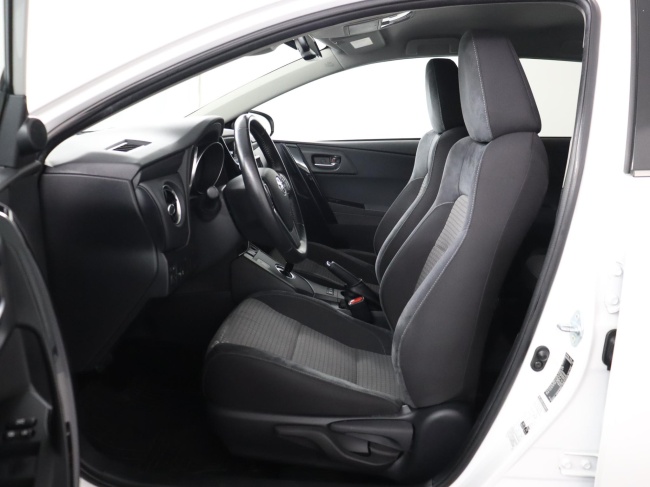 Toyota Auris Touring Sports - 1.8 Hybrid Dynamic Go