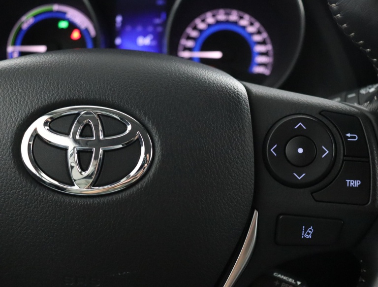 Toyota Auris Touring Sports - 1.8 Hybrid Dynamic Go 21