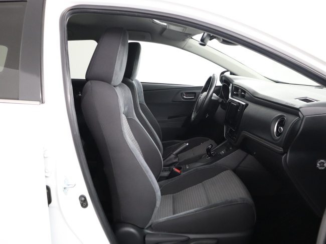 Toyota Auris Touring Sports - 1.8 Hybrid Dynamic Go