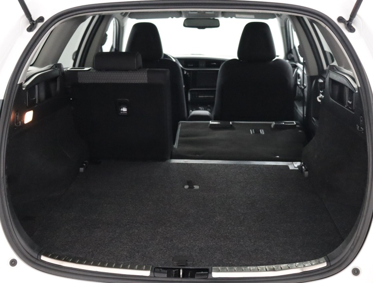 Toyota Auris Touring Sports - 1.8 Hybrid Dynamic Go 24