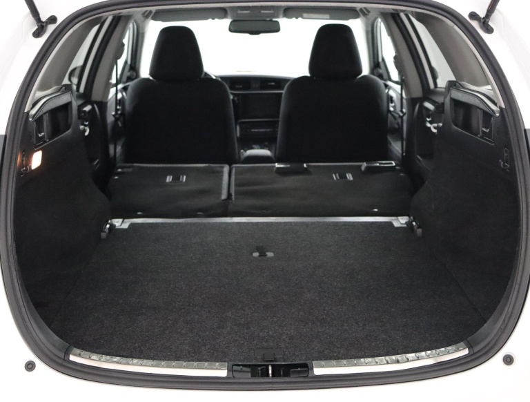 Toyota Auris Touring Sports - 1.8 Hybrid Dynamic Go 25