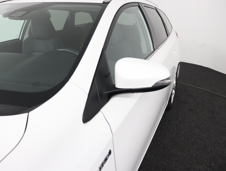 Toyota Auris Touring Sports - 1.8 Hybrid Dynamic Go 37