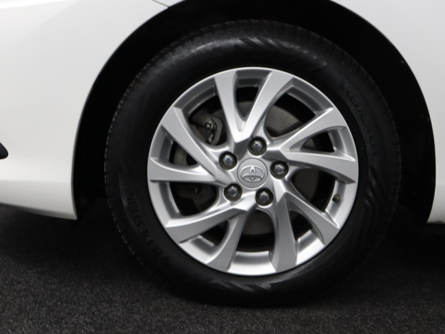 Toyota Auris Touring Sports - 1.8 Hybrid Dynamic Go