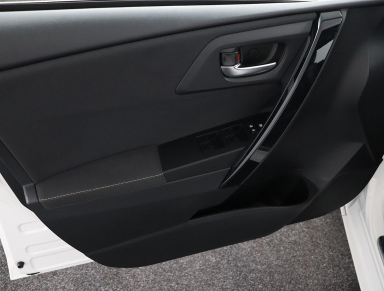 Toyota Auris Touring Sports - 1.8 Hybrid Dynamic Go 41