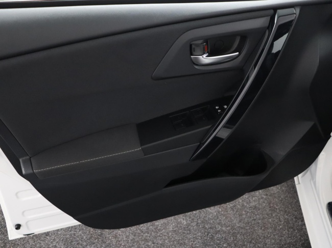 Toyota Auris Touring Sports - 1.8 Hybrid Dynamic Go