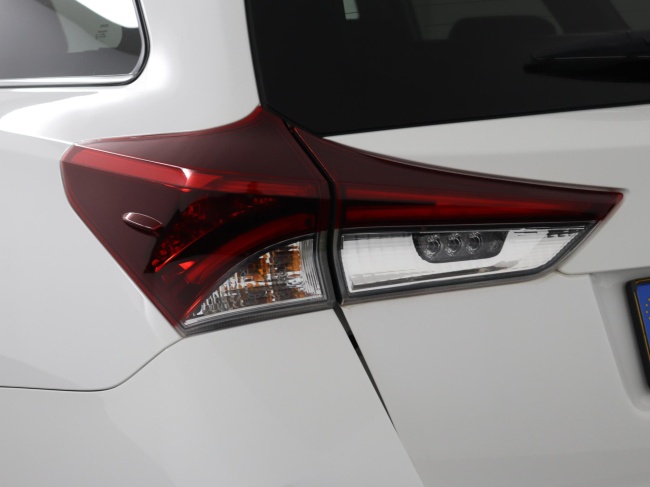 Toyota Auris Touring Sports - 1.8 Hybrid Dynamic Go