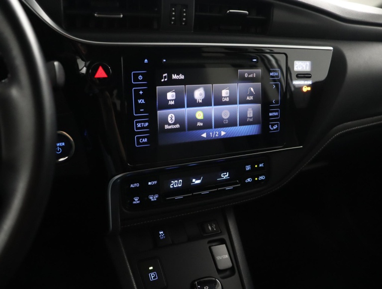 Toyota Auris Touring Sports - 1.8 Hybrid Dynamic Go 52