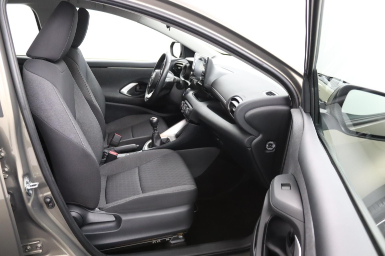 Toyota Yaris - 1.5 VVT-i Dynamic Trekhaak 23